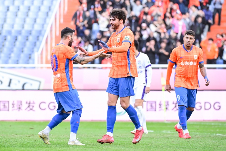 开云体育app-记者：热身赛山东泰山2-2战平首尔FC，球队休假3日后前往广州冬训